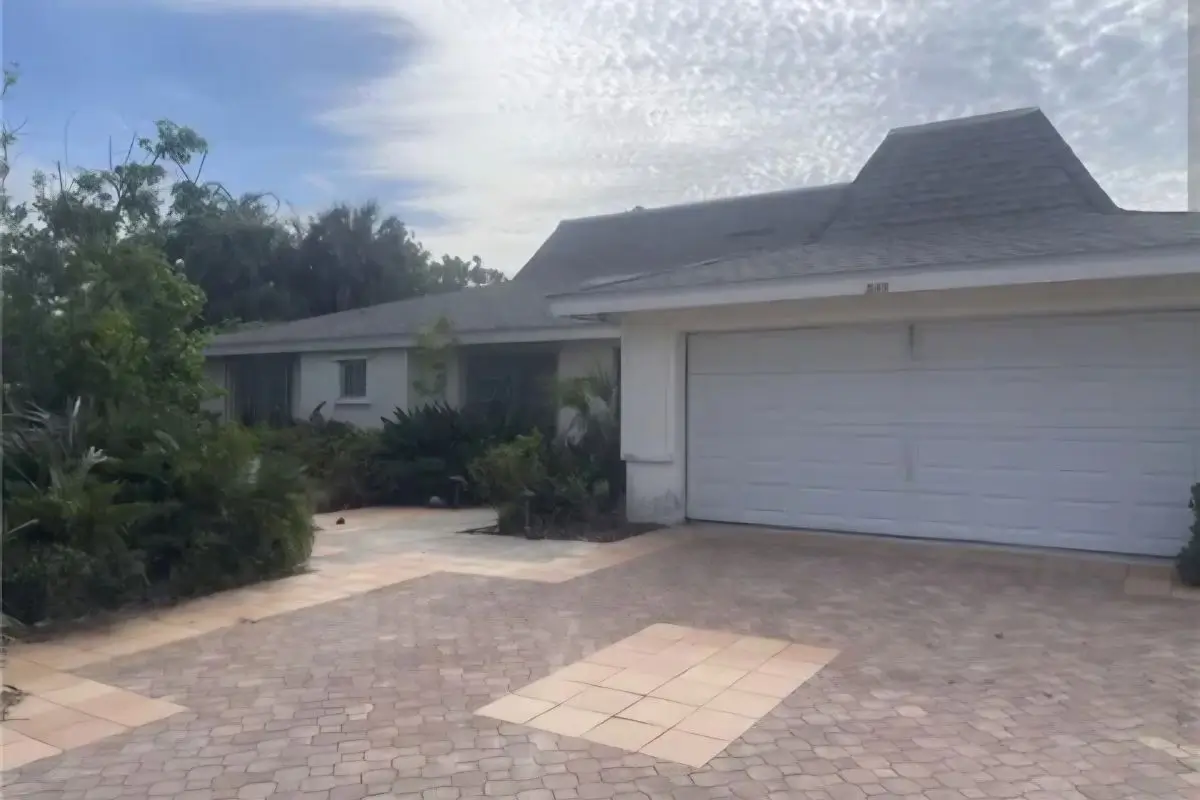 545 Boulder Dr, Sanibel, FL 33957